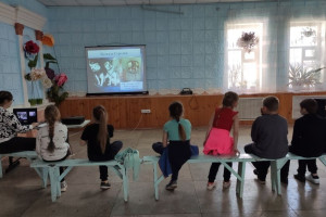 «В космос всем открыта дверь–свои знания проверь».